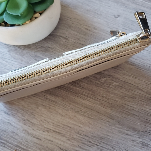 SOLD - Picture 3 of 7